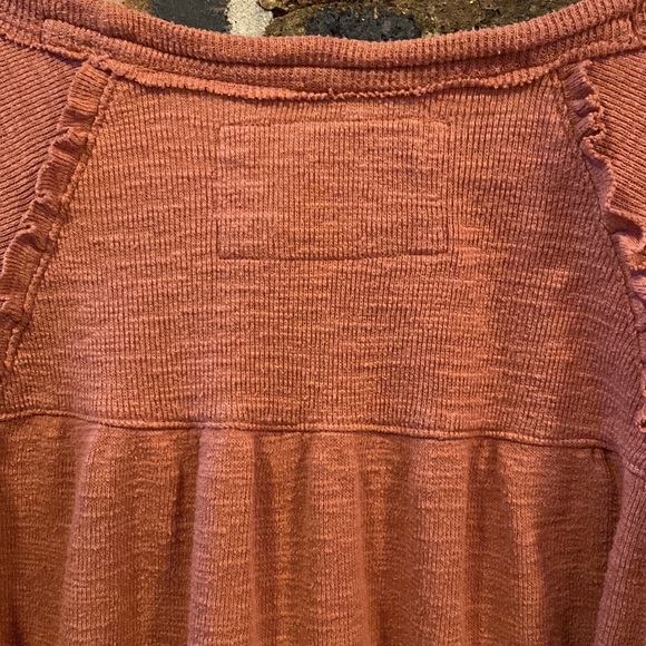 Super cute Pilcro (anthropologie) top with ruffles on seams, Women’s XS - Picture 6 of 6